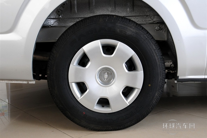 2011款 2.4L大海獅L 豪華型