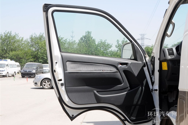 2011款 2.4L大海獅L 旗艦型