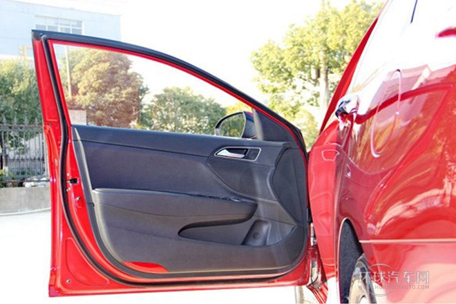 2014款 1.8L 自動舒適型