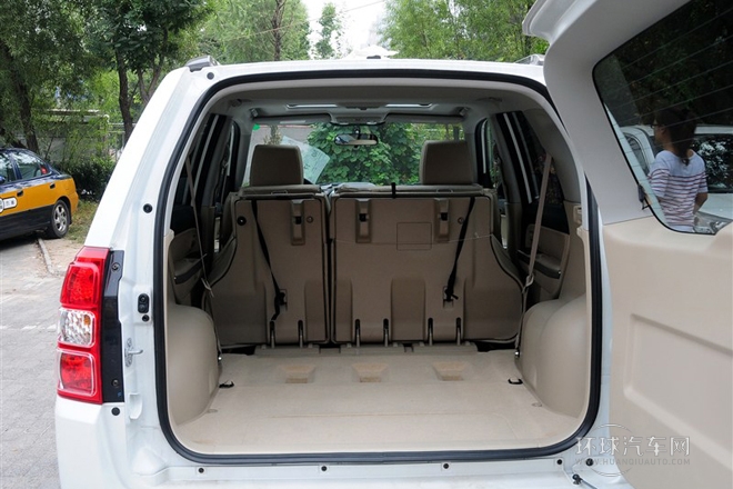 2012款 2.4L AT豪華導(dǎo)航5門(mén)版