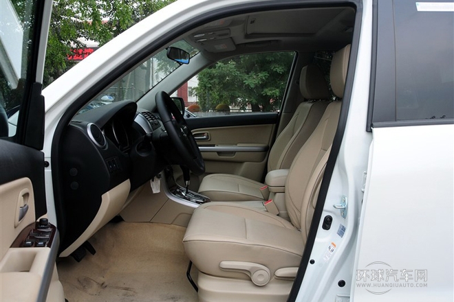 2012款 2.4L AT豪華導航5門版