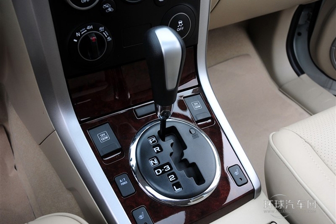 2012款 2.4L AT豪華導(dǎo)航5門版