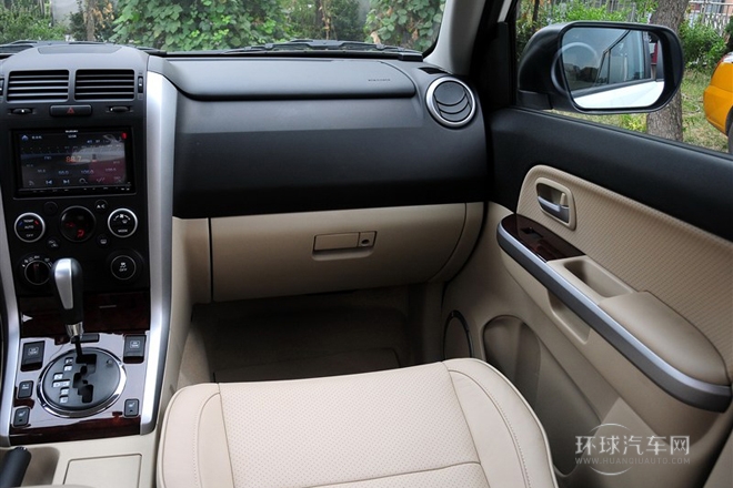 2012款 2.4L AT豪華導(dǎo)航5門版