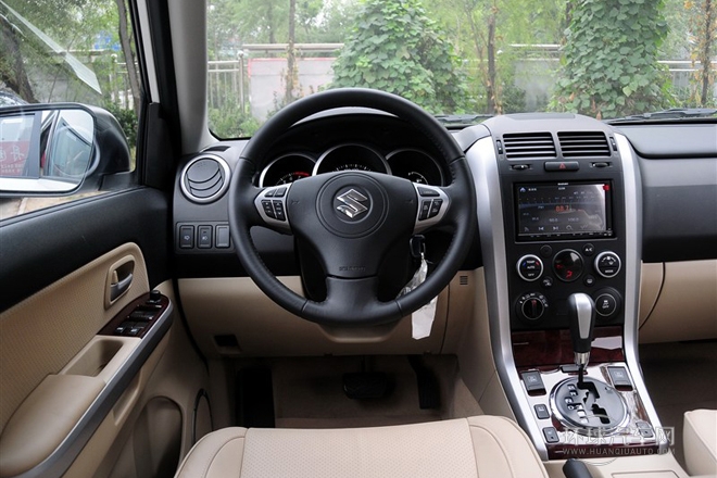 2012款 2.4L AT豪華導(dǎo)航5門版