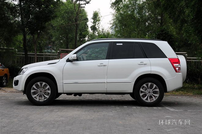 2012款 2.4L AT豪華導航5門版