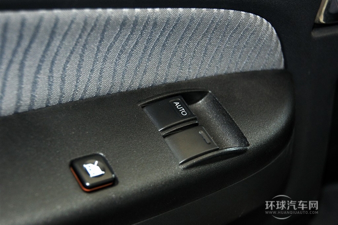 2012款 2.5T大海獅W 豪華型