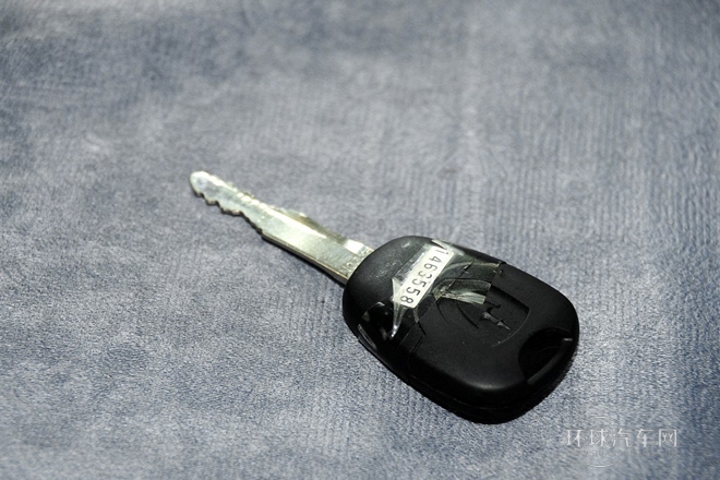 2012款 2.5T大海獅W 豪華型