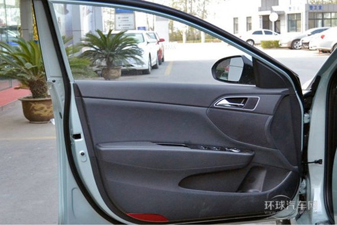 2014款 1.8L 自動智能型