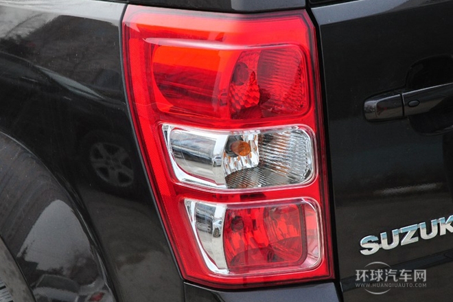 2012款 2.4L MT豪華導航5門版