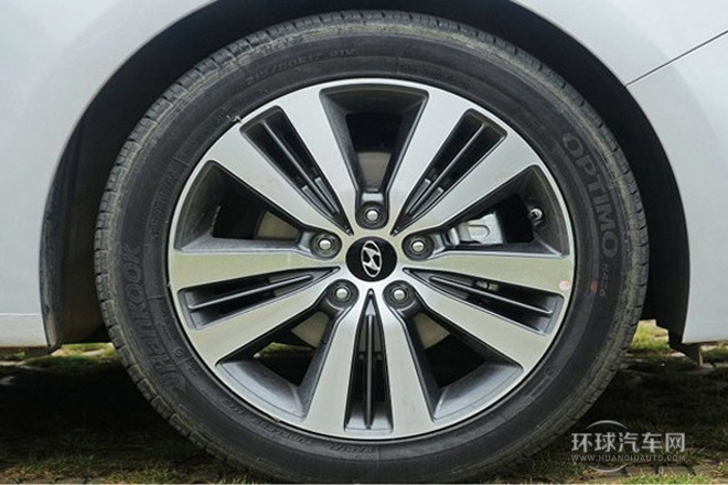 2014款 1.8L 自動(dòng)尊貴型