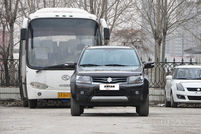 2012款 2.4L MT豪華導航5門版