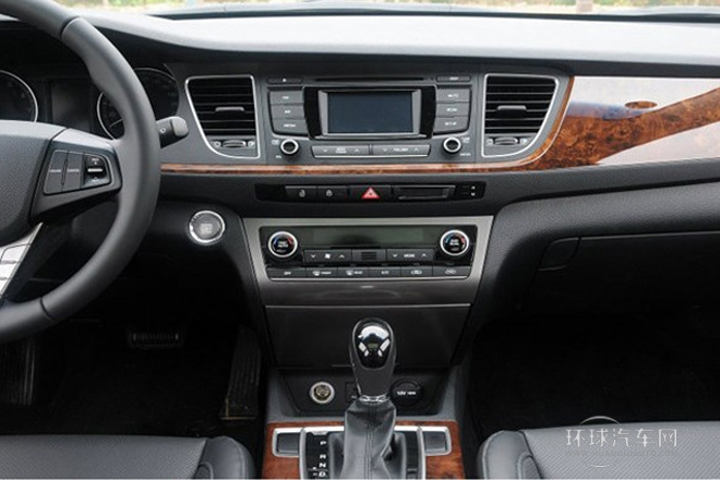 2014款 1.8L 自動尊貴型