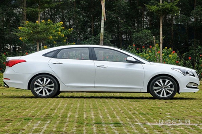 2014款 1.8L 自動尊貴型