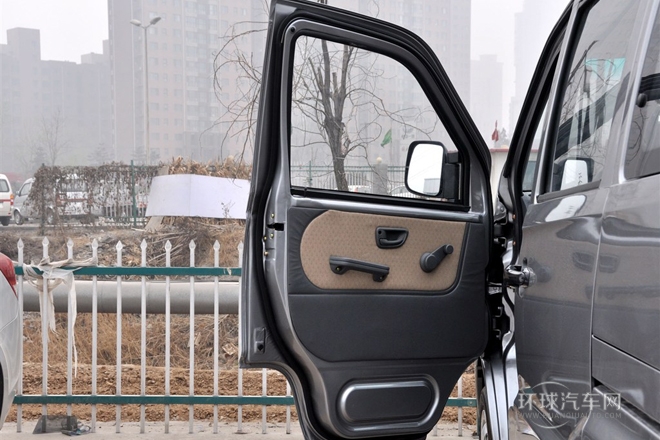 2011款 1.0L標(biāo)準(zhǔn)版