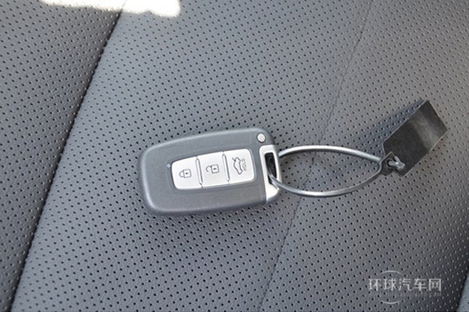 2014款 2.0L 自動尊貴版