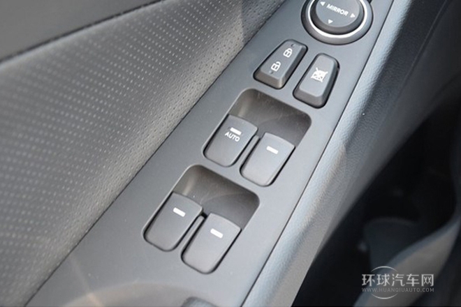 2014款 2.0L 自動尊貴版