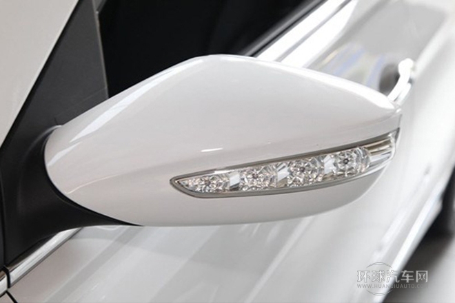 2014款 2.0L 自動尊貴版