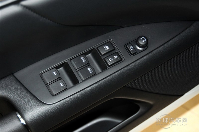 2011款 2.4L四驅運動導航版