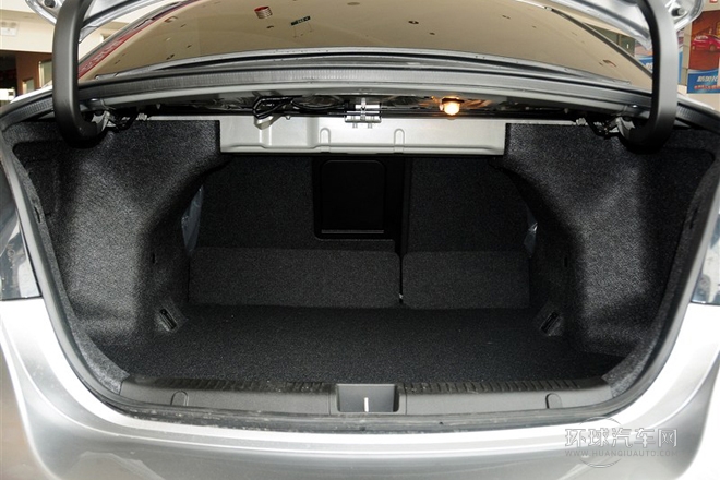 2011款 2.4L四驅(qū)運(yùn)動(dòng)導(dǎo)航版