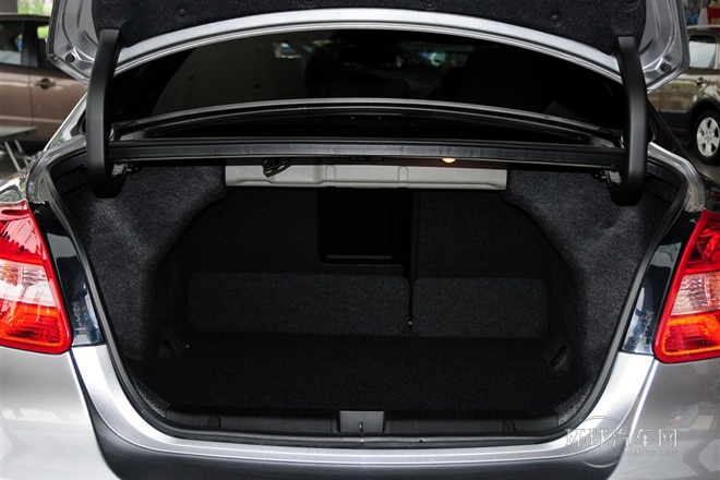 2011款 2.4L四驅(qū)豪華導(dǎo)航版