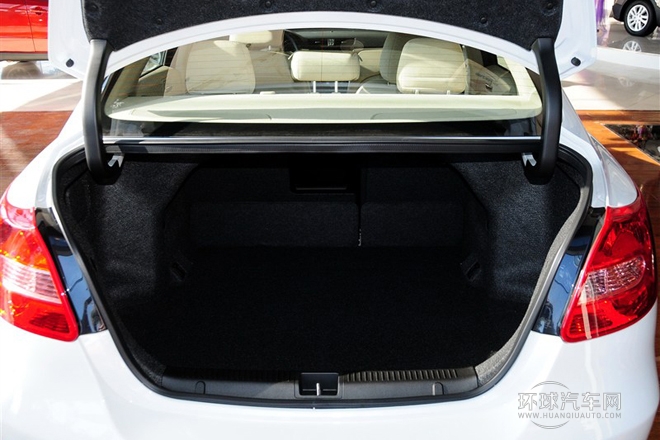 2011款 2.4L兩驅手動標準版