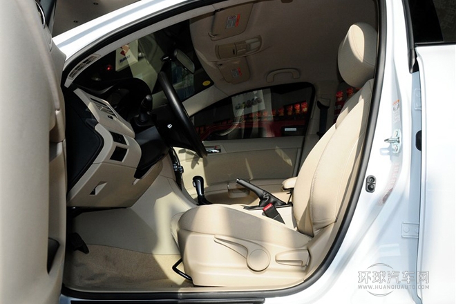 2011款 2.4L兩驅手動標準版