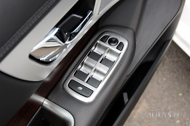 2015款 XF 2.0T 風華版