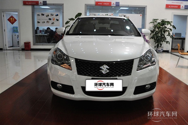 2011款 2.4L兩驅(qū)豪華導(dǎo)航版