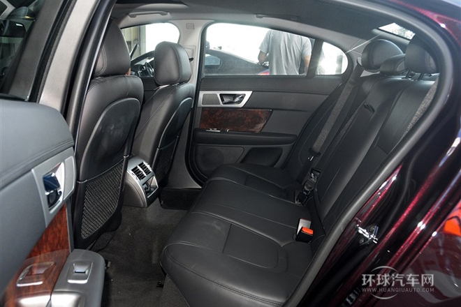 2015款 XF 2.0T 豪華版