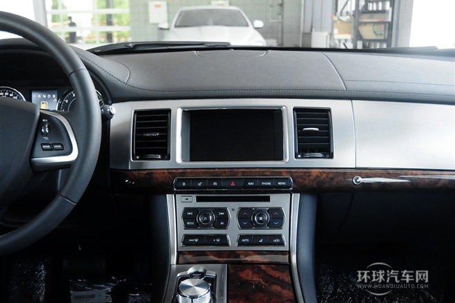 2015款 XF 2.0T Sportbrake 豪華版