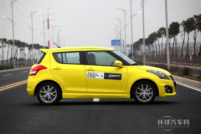 2014款 1.6L CVT兩驅(qū)豪華版