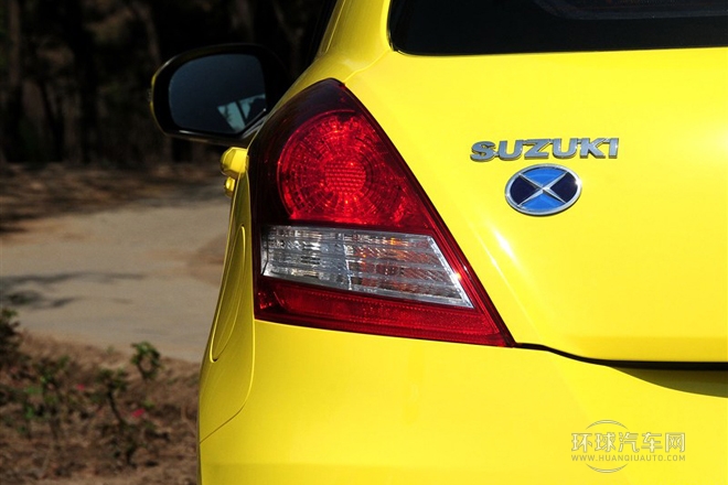 2014款 1.6L 手動(dòng)兩驅(qū)豪華版