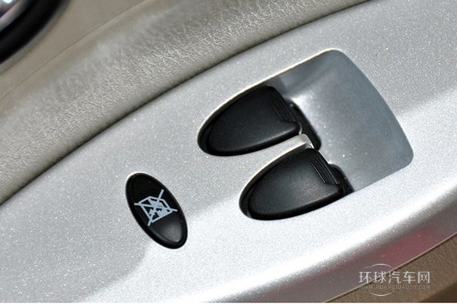 2012款 冠軍版 1.3L 手動標準型