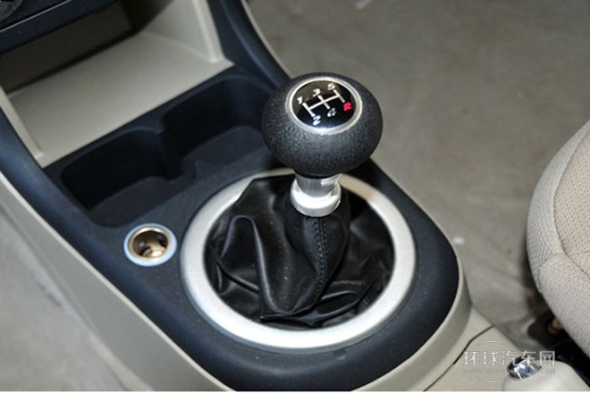 2012款 冠軍版 1.3L 手動(dòng)標(biāo)準(zhǔn)型