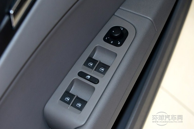 2013款 1.8TSI 手動名仕版