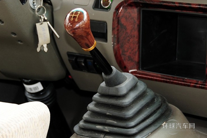 2010款 2.2L汽油高級版