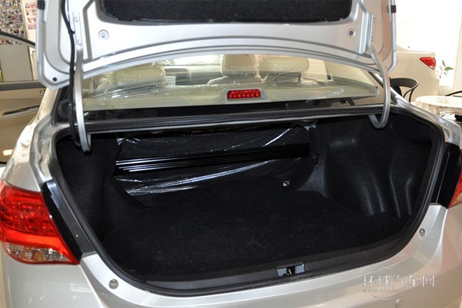 2012款 1.5L 手動尊貴型