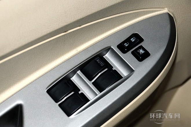 2012款 1.5L 手動尊貴型