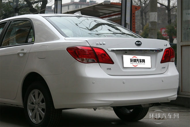 2012款 1.8L 自動(dòng)尊貴型