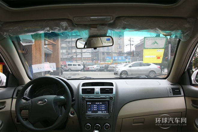 2012款 1.8L 自動尊貴型