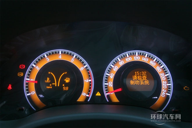 2012款 1.8L 自動尊貴型