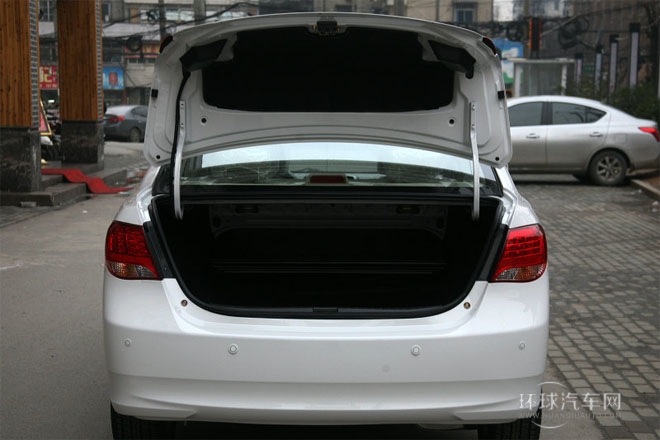 2012款 1.8L 自動尊貴型