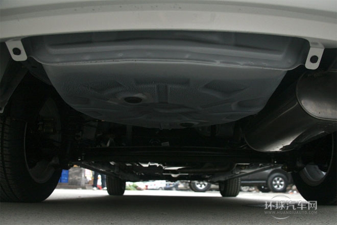 2012款 1.8L 自動(dòng)尊貴型