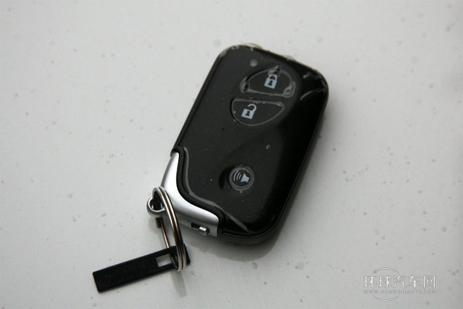 2012款 1.8L 自動(dòng)尊貴型