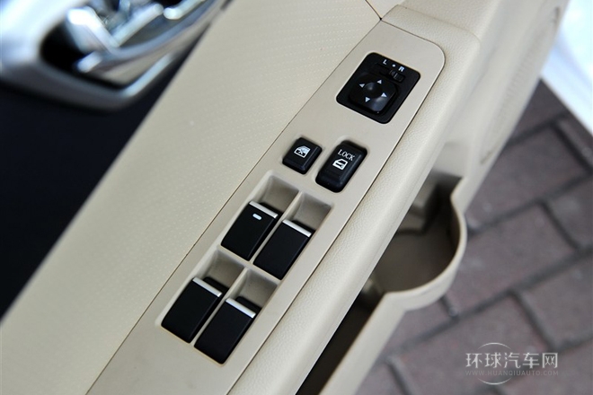 2012款 1.5L 手動(dòng)旗艦型