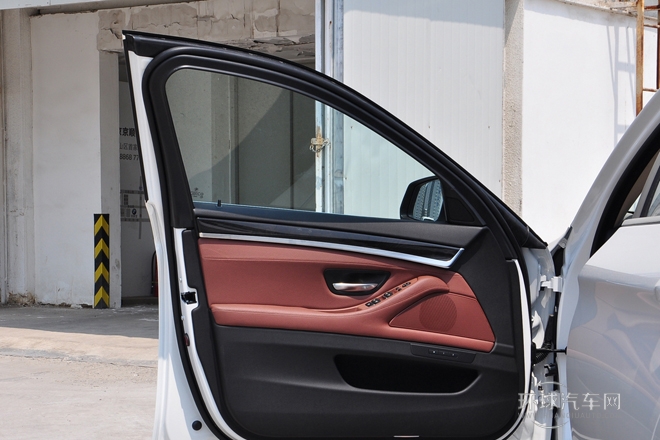 2014款 528Li xDrive風(fēng)尚設(shè)計套裝