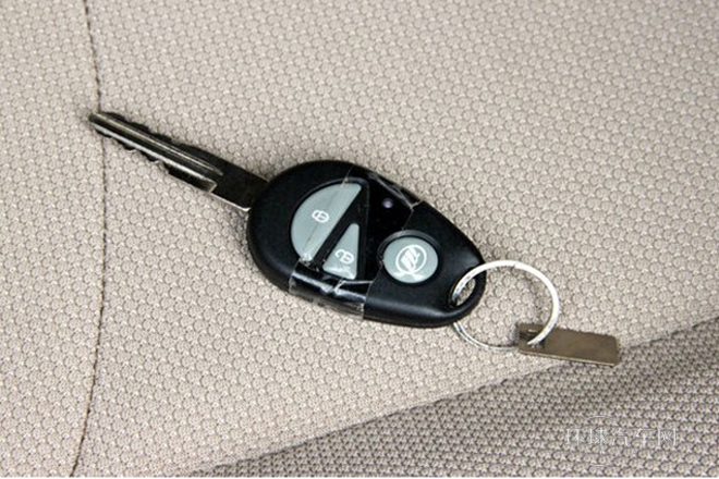 2012款 冠軍版 1.3L CVT標準型