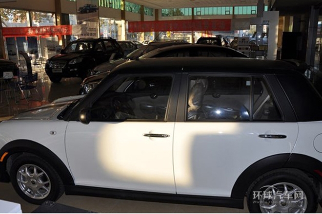 2012款 冠軍版 1.3L CVT標(biāo)準(zhǔn)型