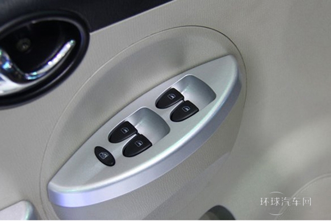 2012款 冠軍版 1.3L CVT尊貴型