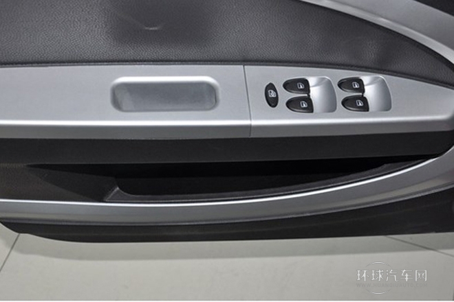 2014款 1.3L 手動標準型